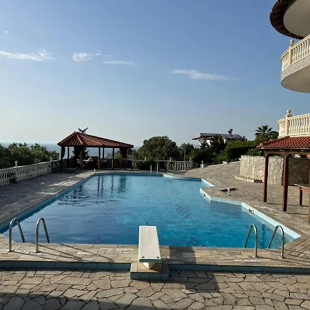 El Paraiso Premium Semesterbostad *