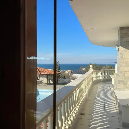 El Paraiso Premium Semesterbostad *